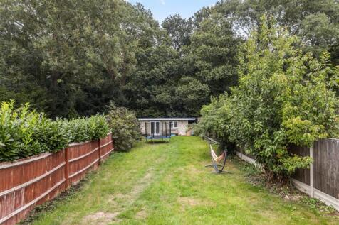 105 Birch Tree Avenue-14.jpg