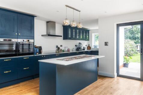 105 Birch Tree Avenue-21.jpg