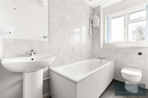 Hazel Close 3 MV-9.jpg