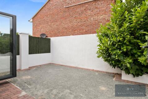 Croydon Road 76A MV-4.jpg