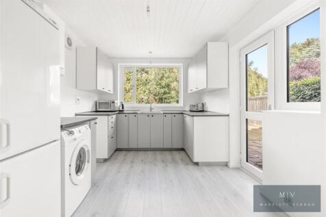 Lloyd Park Avenue 12B MV-9.jpg