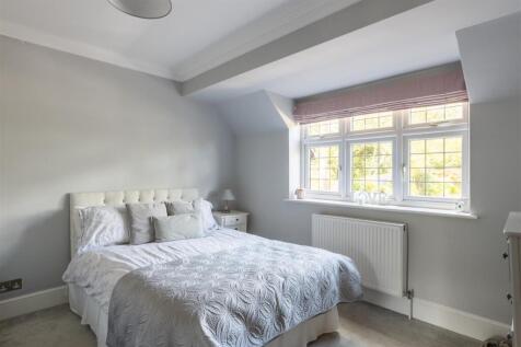 11 Pine Coombe-8.jpg