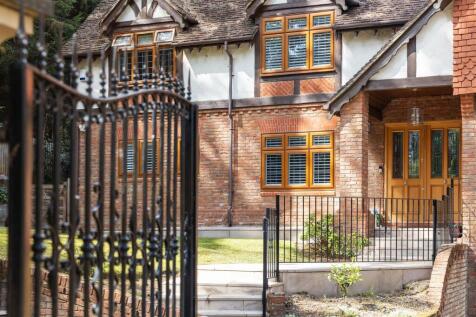 11 Pine Coombe-46.jpg