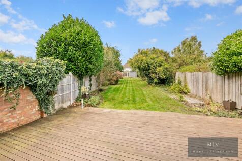 Rawlins Close 10 MV-7.jpg