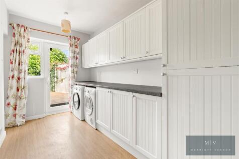 Rawlins Close 10 MV-5.jpg