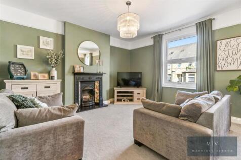 F2 20 Heathfield Road MV-4.jpg