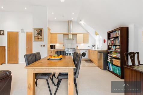 Flat 14, Eva Court MV-1.jpg