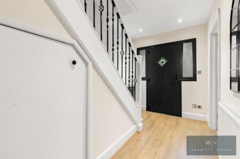 Queenhill Road 17 MV-17.jpg