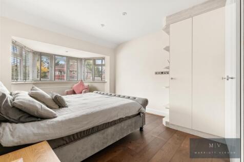 Queenhill Road 17 MV-7.jpg