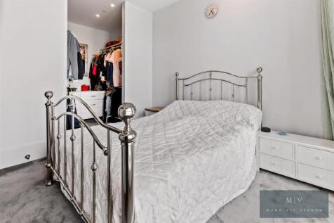 F 198 Leon House MV-2.jpg