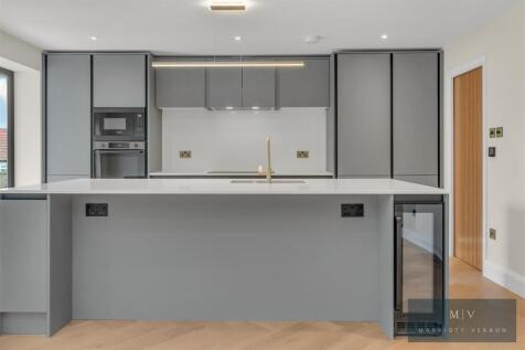 Croham Mount 16 MV-4.jpg