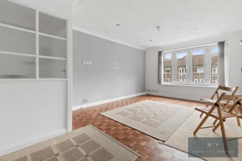 F 42 Lynden Hyrst MV-3.jpg