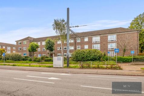 F 42 Lynden Hyrst MV-1.jpg