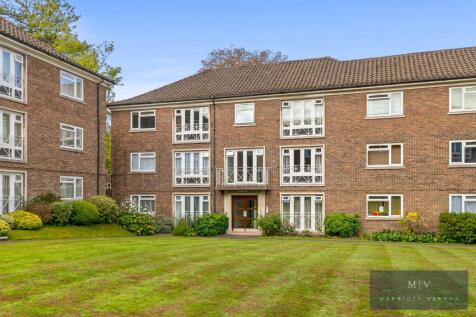 F 42 Lynden Hyrst MV-10.jpg