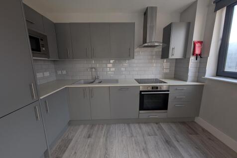 4 Bedroom Flat For Rent