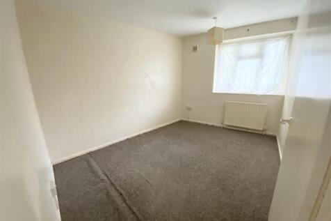 Bedroom 1.jpg