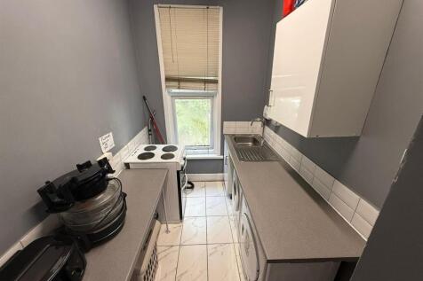 Communal Kitchen [2].jpg