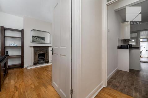 32 Suffield Road_0022.jpg
