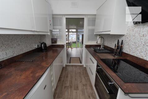 32 Suffield Road_0044.jpg
