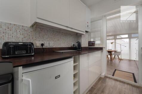 32 Suffield Road_0025.jpg