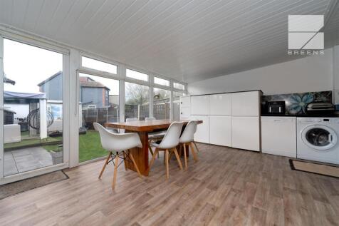 32 Suffield Road_0036.jpg
