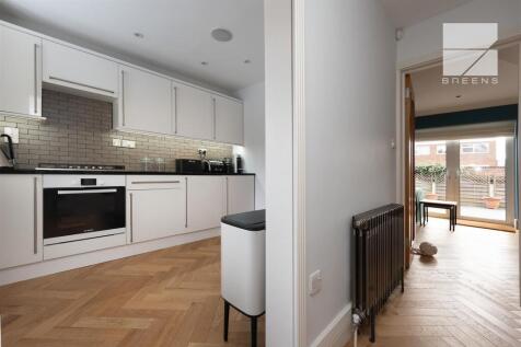 8 Belmont Close_0009.jpg