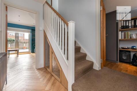 8 Belmont Close_0010.jpg