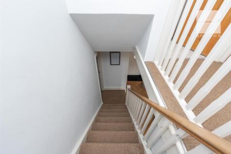 8 Belmont Close_0041.jpg