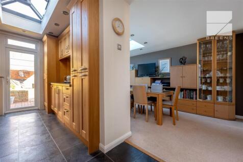 58 Cherrydown Avenue_0017.jpg