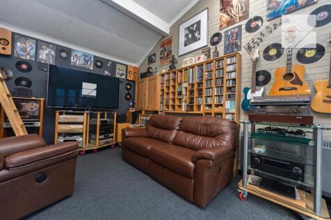 58 Cherrydown Avenue_0002.jpg