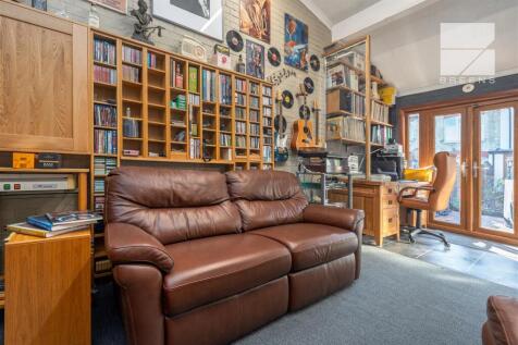 58 Cherrydown Avenue_0003.jpg