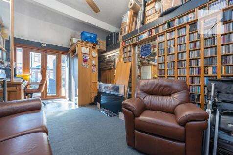 58 Cherrydown Avenue_0004.jpg