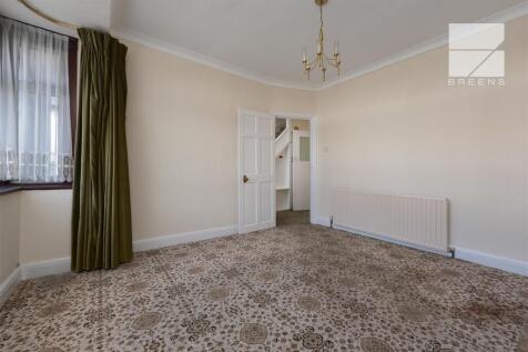 39 Beech Hall Crescent_0004.jpg