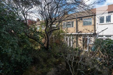 39 Beech Hall Crescent_0019.jpg