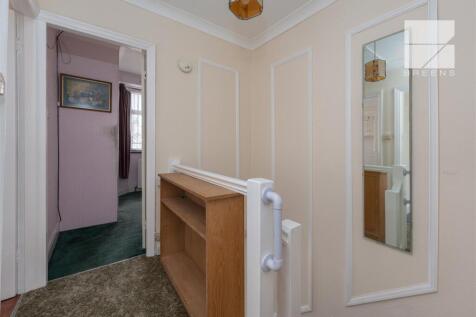 39 Beech Hall Crescent_0023.jpg
