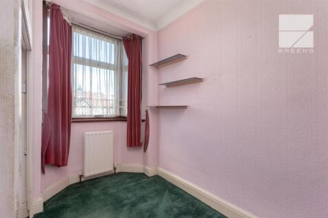 39 Beech Hall Crescent_0024.jpg