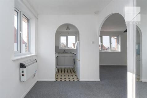 Flat 9, 116 Burnham Road_0007.jpg