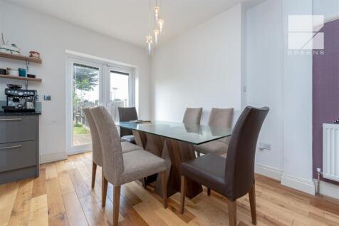 27 Wadham Avenue_0023.jpg