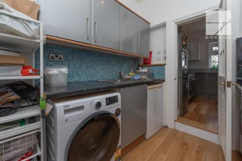 27 Wadham Avenue_0028.jpg