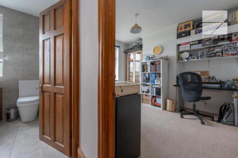 27 Wadham Avenue_0037.jpg