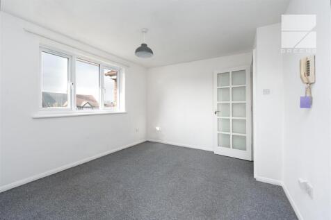 Flat 9, 116 Burnham Road_0003.jpg