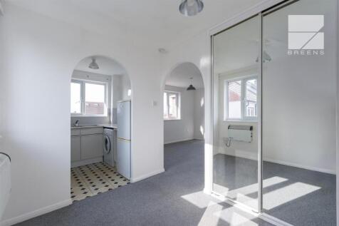 Flat 9, 116 Burnham Road_0006.jpg