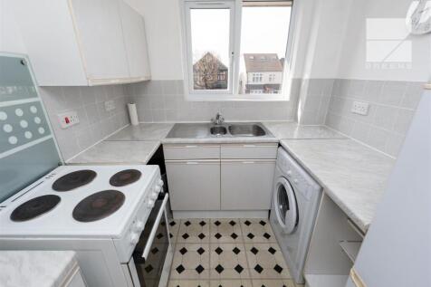 Flat 9, 116 Burnham Road_0010.jpg