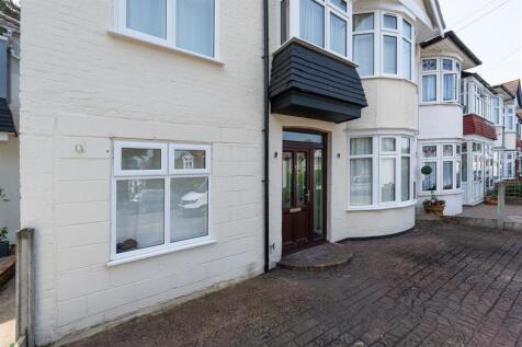 86 Coningsby Gardens_0052.jpg
