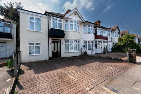 86 Coningsby Gardens_0053.jpg