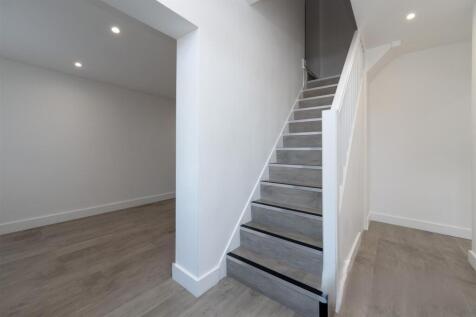 86 Coningsby Gardens_0001.jpg