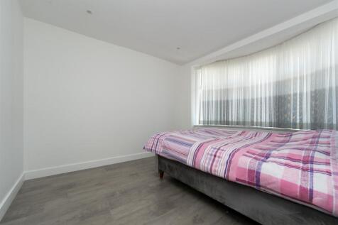 86 Coningsby Gardens_0016.jpg
