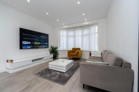 86 Coningsby Gardens_0029.jpg