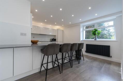 86 Coningsby Gardens_0036.jpg