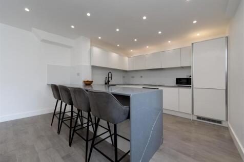 86 Coningsby Gardens_0037.jpg